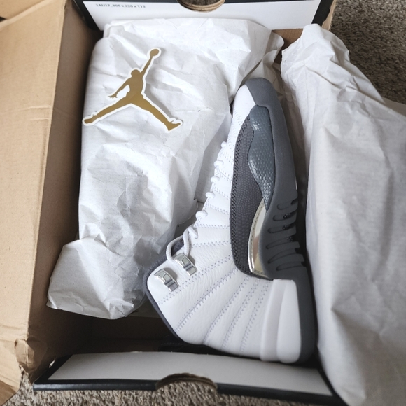 Air Jordan Retro 12 (GS) White Dark Grey - Picture 9 of 10